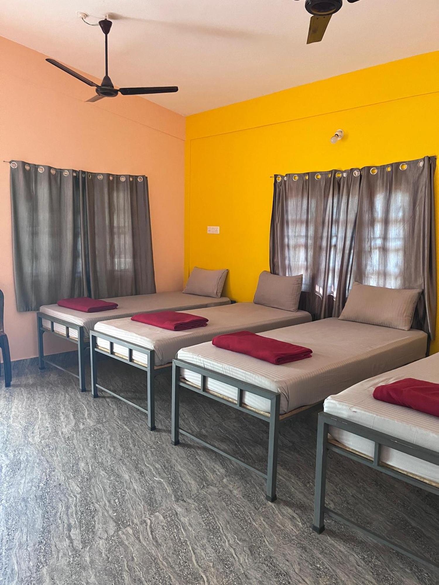Hostelvk Gokarna Gokarna  Exteriör bild